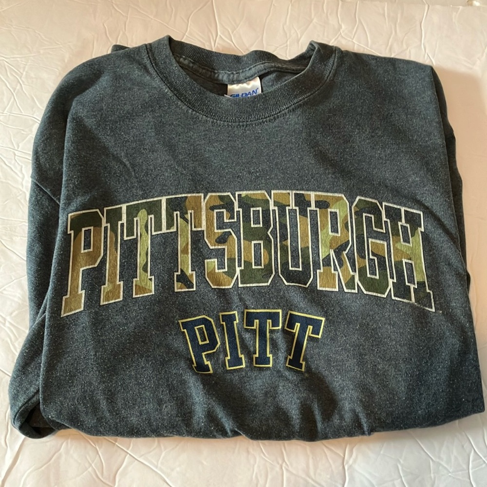 Pittsburgh Pitt charcoal gray long sleeve shirt Sz M